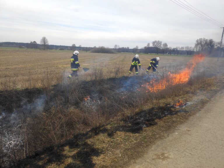 DWA POŻARY NIEUŻYTKÓW W TYM SAMYM CZASIE…