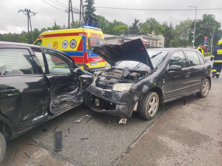 WYPADEK DROGOWY W SZCZUCINIE NA DK 73
